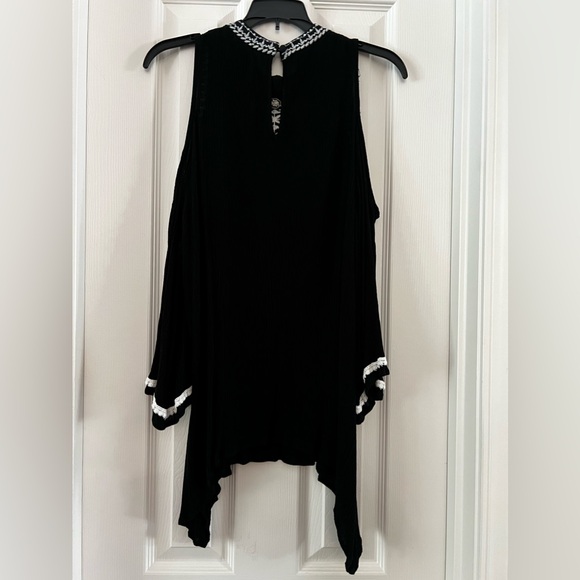 Xhilaration Embroidered Cold Shoulder Fishtail Black crinkled Gauze Tunic. - Picture 10 of 16